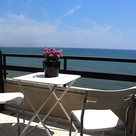 Stadem Apartment Larnaca