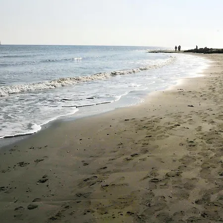 Apartment Stadem Larnaca
